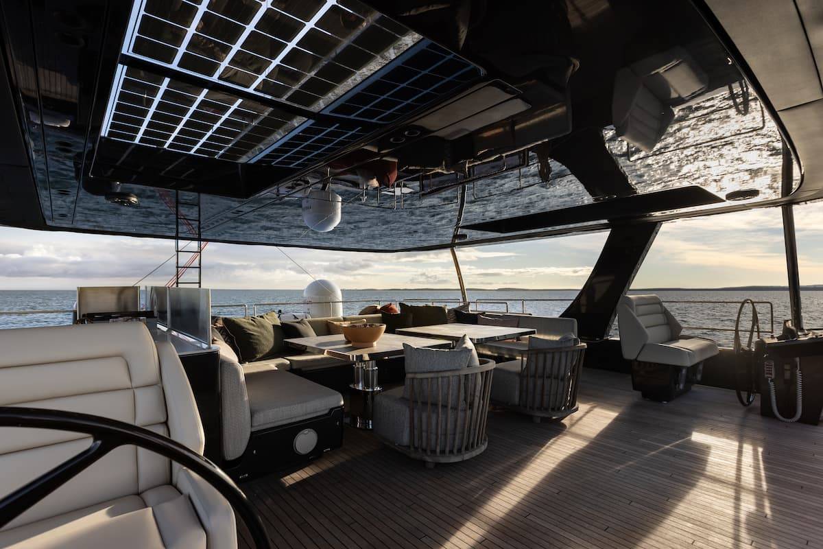 Otoctone catamaran corse espace repas%20(2) - Attribut alt par défaut.